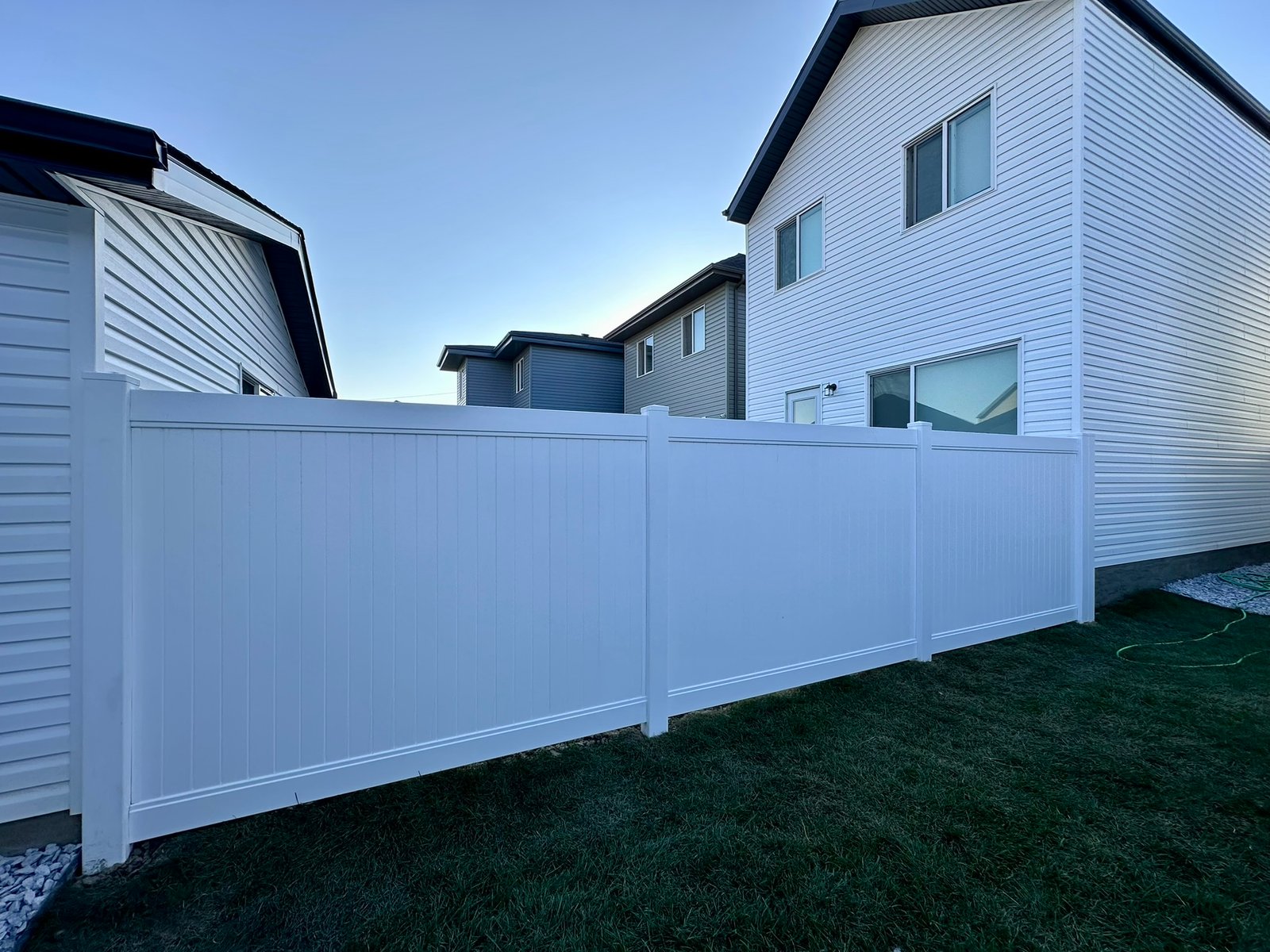 vinyl_fence_edmonton_13