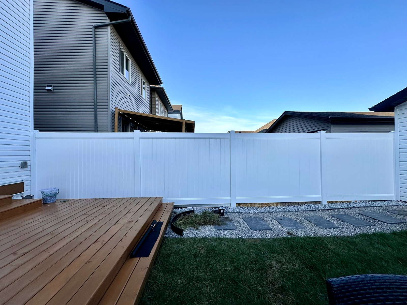 vinyl_fence_edmonton_14