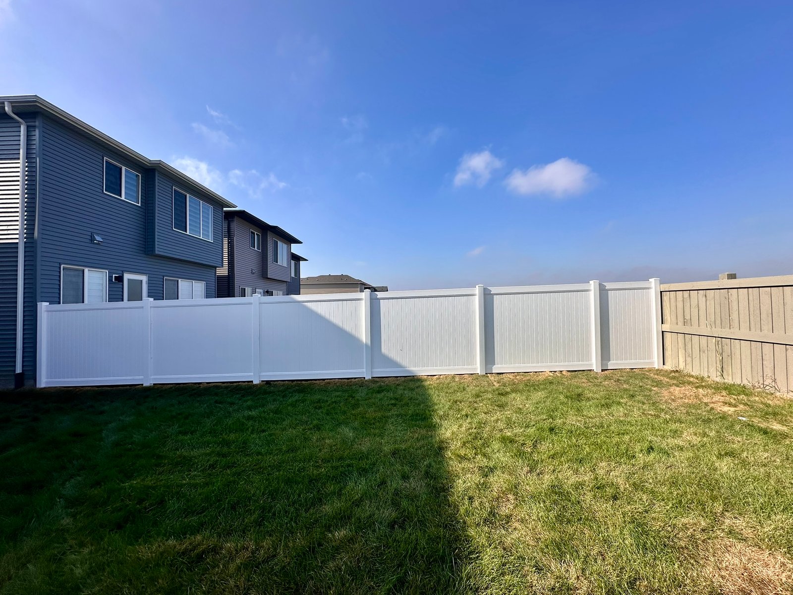 vinyl_fence_edmonton_2