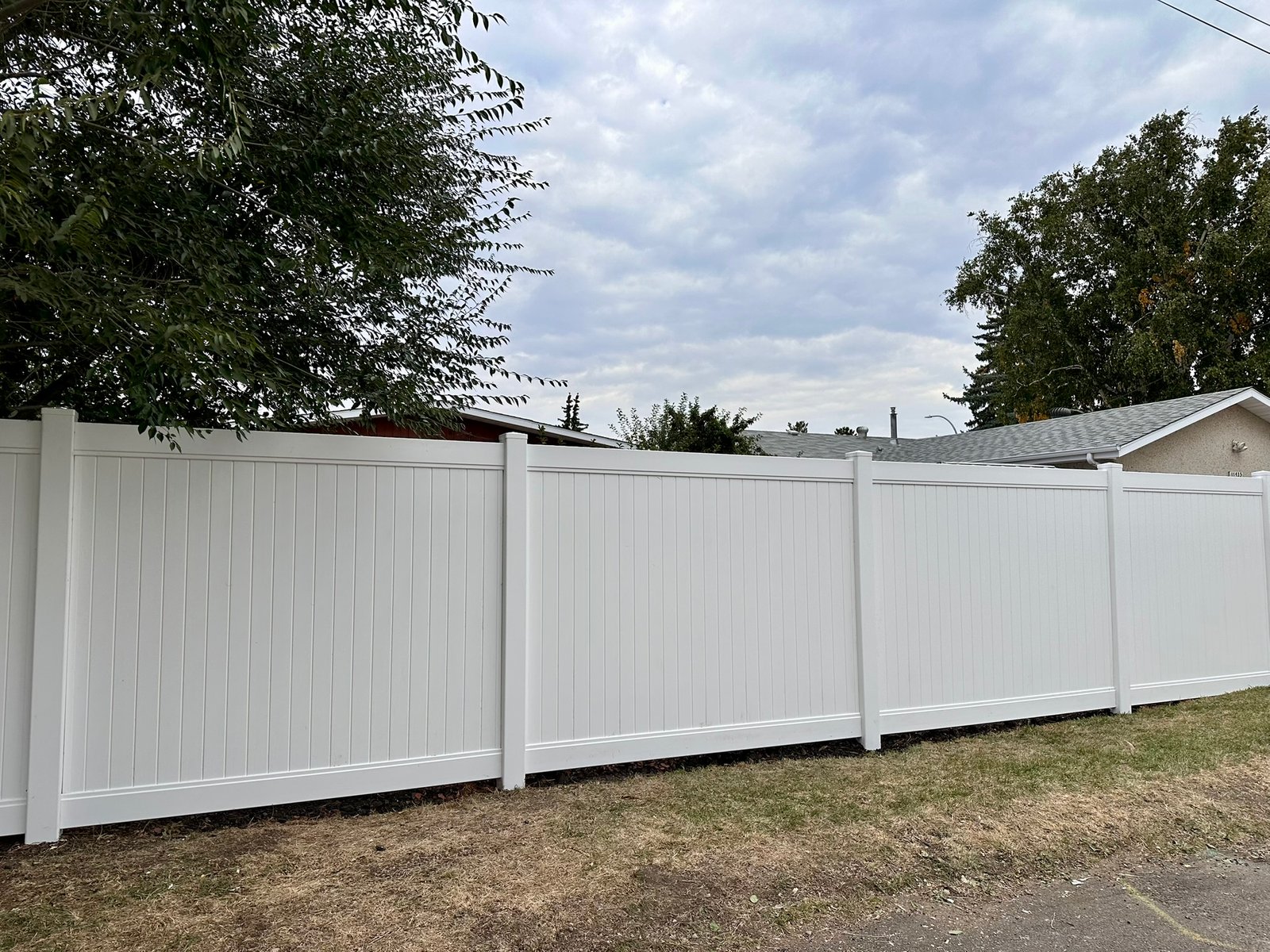 vinyl_fence_edmonton_23