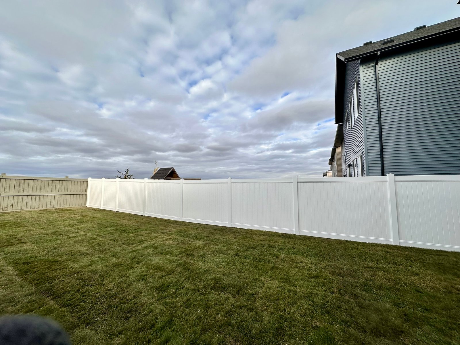 vinyl_fence_edmonton_3