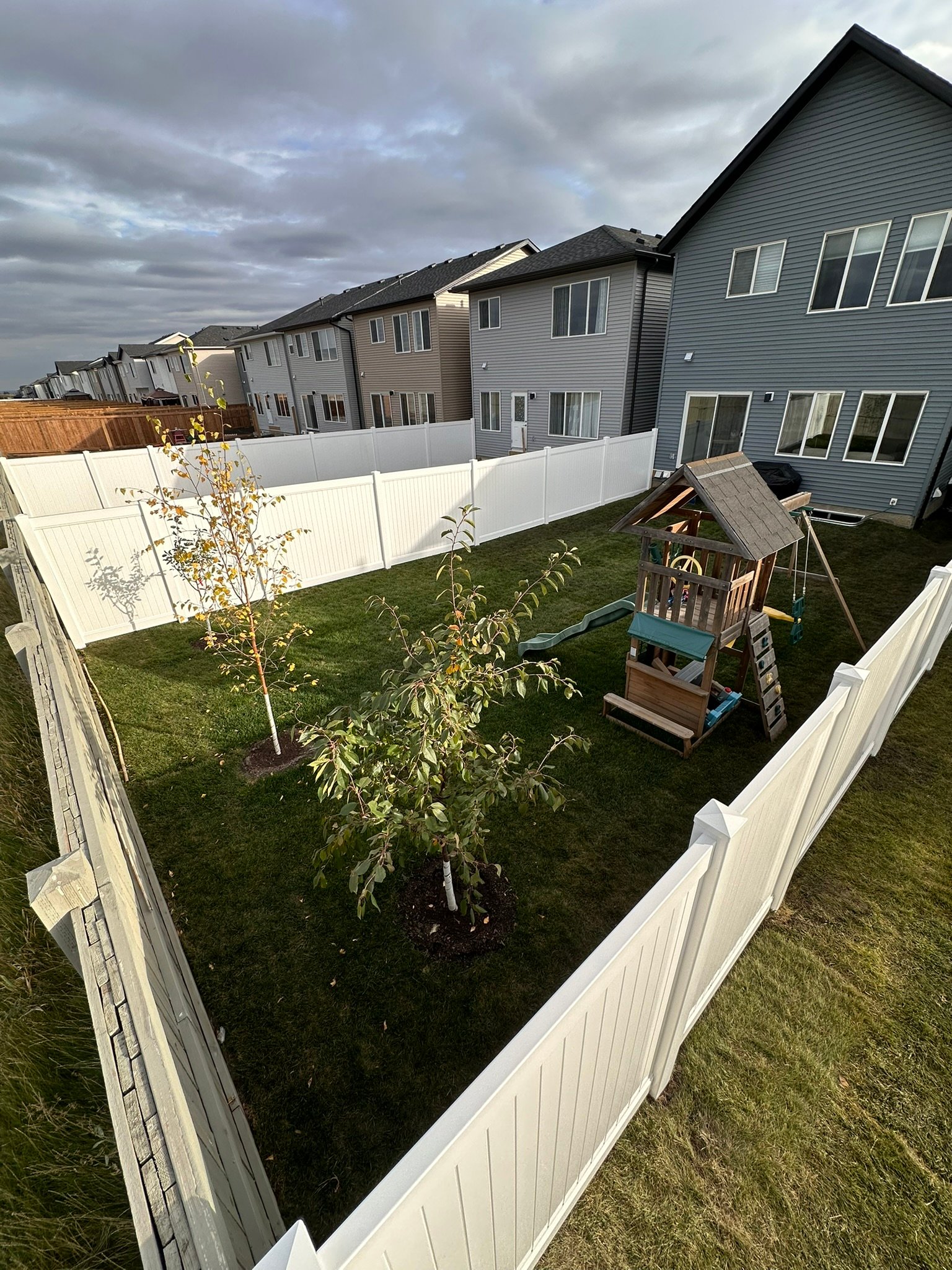 vinyl_fence_edmonton_6